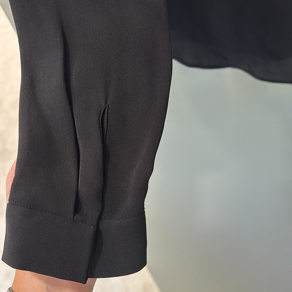 Aritzia T. Babaton 100% Silk Black Blouse, Size XXS - Picture 8 of 11